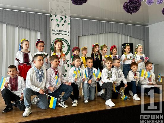 Вони об’єднують незламних: у КГ №74 відсвяткували День вишиванки та вшанували українську пісню12
