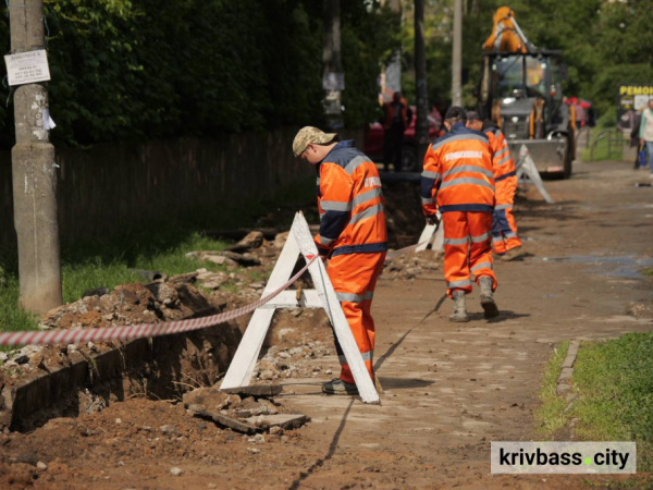 Замінюють ділянки водопроводу: у Кривому Розі реалізують проєкт модернізації системи водопостачання у Покровському районі2