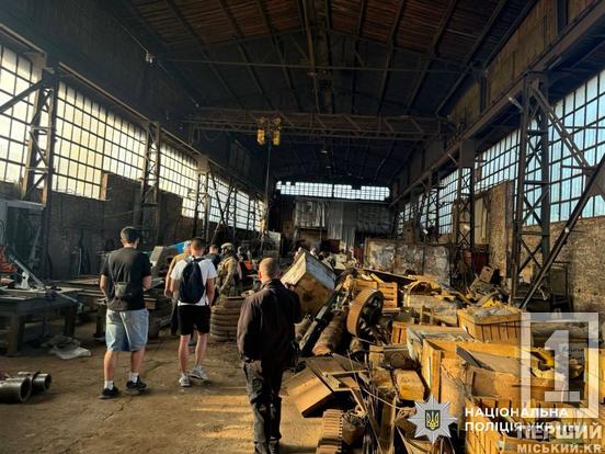 Дістали все цінне з водонагрівачів і набили сміттям: Нацполіція викрила махінаторів, що обкрадали стратегічні теплопункти у Кривому Розі4