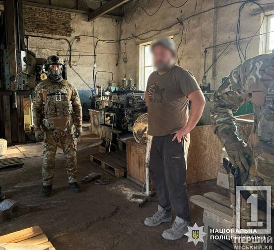 Дістали все цінне з водонагрівачів і набили сміттям: Нацполіція викрила махінаторів, що обкрадали стратегічні теплопункти у Кривому Розі1