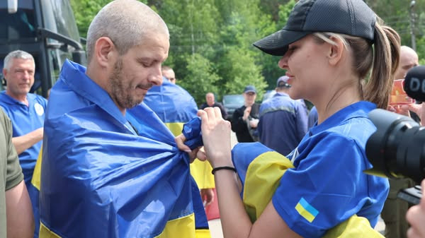 До України з росіського полону повернули чергову групу важкохворих, тяжкопоранених та молоді0