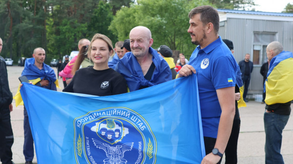 До України з росіського полону повернули чергову групу важкохворих, тяжкопоранених та молоді5