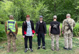 Двох «туристів» з Дніпропетровщини затримали з пострілами прикордонники на Буковині