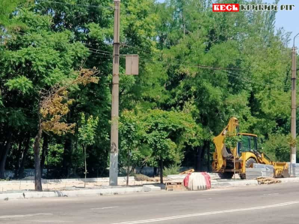 Тротуари облаштовують поблизу ставку на пр. Металургів в Кривому Розі