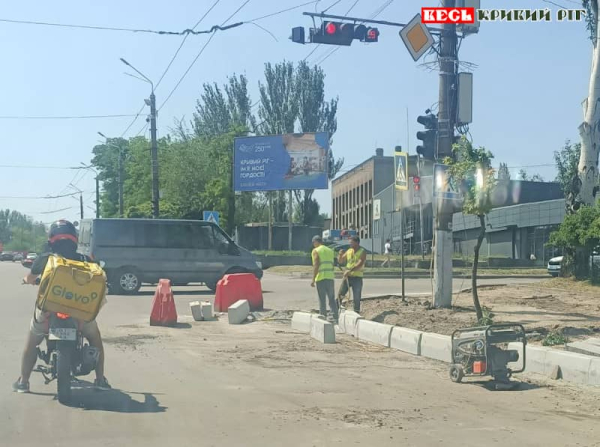 Дорожні роботи на пр. Металургів в Кривому Розі
