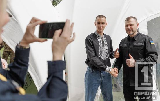 Юний герой Дніпропетровщини: 14-річний Артем Малошик отримав відзнаку МВС за порятунок та допомогу під час обстрілів