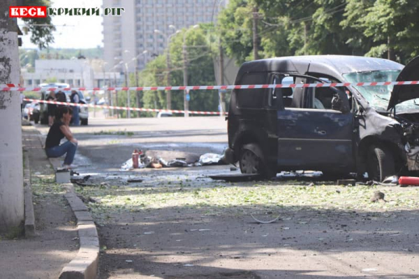 Криворізькі добровольці в центрі Сум після удару з РСЗВ