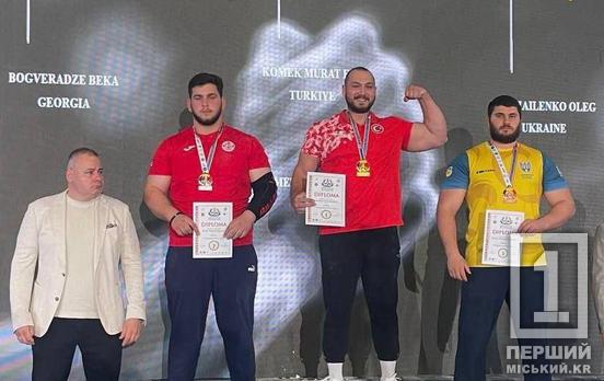 Криворізький богатир Олег Михайленко здобув бронзу на Чемпіонаті Європи з армрестлінгу