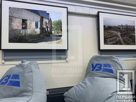 Мова правди, болю й надії: до Кривого Рогу прибув «Мистецький потяг» з виставкою «Courage of the Nation» про війну в Україні від Говарда Баффета5