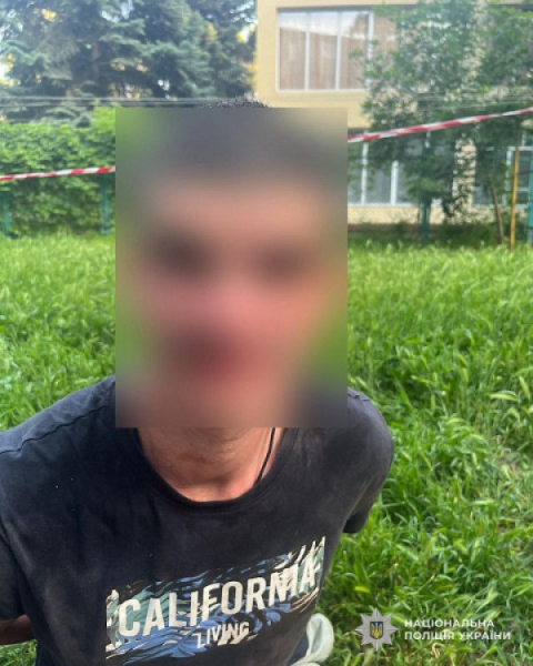 На Дніпропетровщині 34-річний чоловік погрожував підірвати гранату у торговому центрі0
