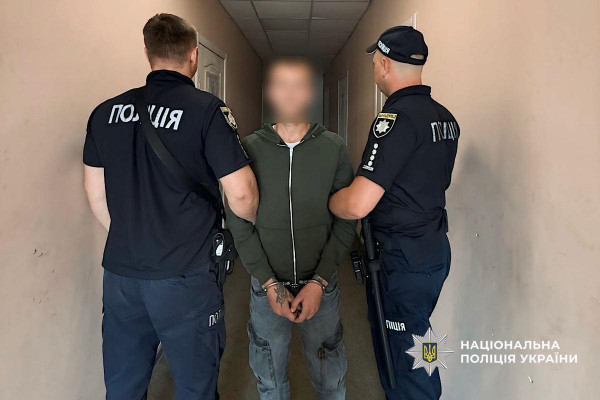 На Дніпропетровщині чоловік поранив з пневматичної зброї жінку, яка зробила йому зауваження0