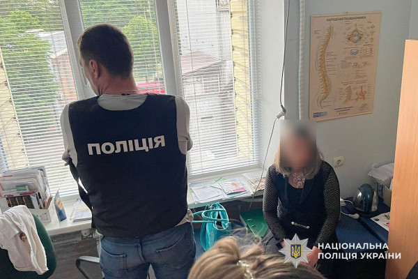 На Дніпропетровщині лікарка може отримати 10 років ув'язнення за вимогу хабара у пацієнта0