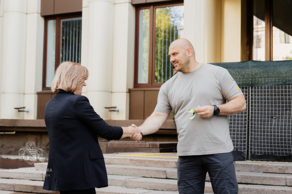 На навчання з комфортом: громада Криворіжжя отримала новий шкільний автобус2