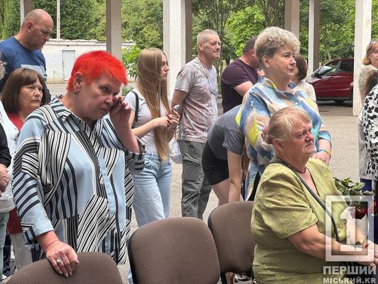 На нього покладалися і близькі і побратими: на фасаді КГ №87 відкрили меморіальну дошку Сергію Турівному3