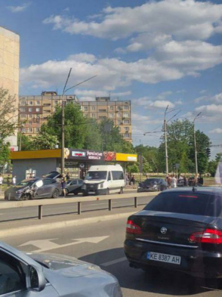 На проспекті 200-річчя Кривого Рогу сталася моторошна ДТП: є загиблий та поранені. ОНОВЛЕНО 17.591