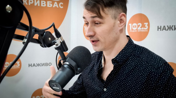 Набуваючи досвід військового в навчальному центрі на Дніпропетровщині, загинув криворізький  журналіст, ведучий програм 