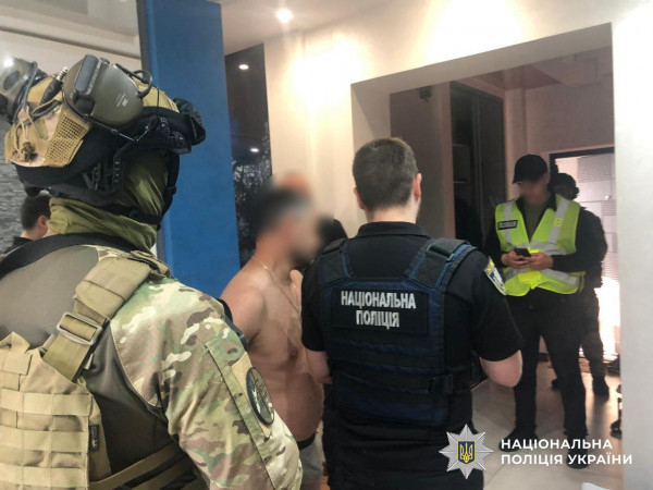 Нацполіція викрила злочинну організацію, через дії якої без гарячої води залишилася половина Кривого Рогу3