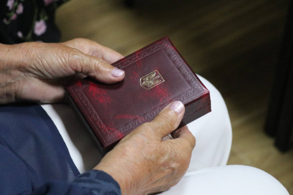 Нагороди посмертно: у Кривому Розі рідним сімох загиблих нацгвардійців передали ордени та медалі8
