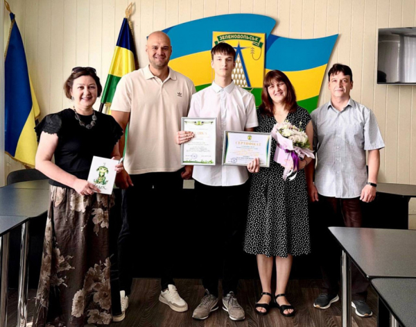 НМТ на 200: випускник Зеленодольського ліцею склав на відмінно українську та історію України2