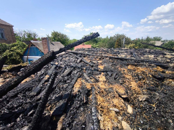 Окупанти знову нещадно гатили по Нікопольщині, зруйновано інфраструктуру, є поранений2