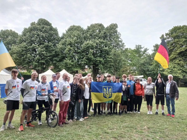Подалі від війни: молодь Криворіжжя відправилась до Франції на відпочинок3
