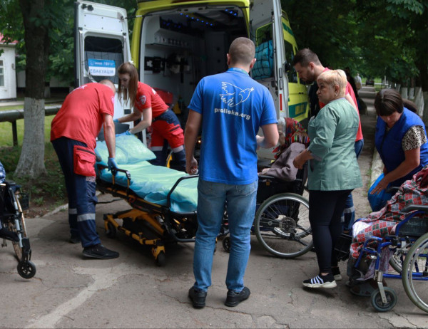 Подалі від ворожих обстрілів: у  Дніпропетроській області продовжують евакуацію населення з Синельниківщини2