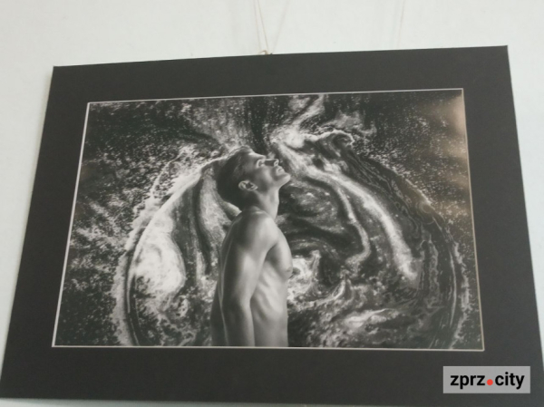 Промисловість як мистецтво: криворізький фотохудожник Водолазський презентував першу виставку в Запоріжжі4