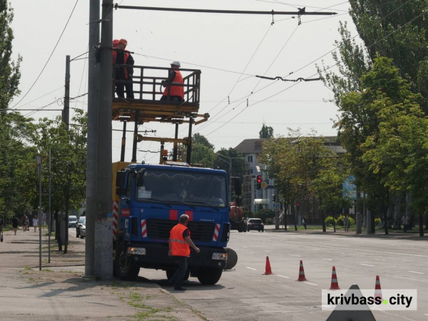 Ремонт триває: у Кривому Розі замінюють контактну мережу на найбільш завантажених маршрутах3