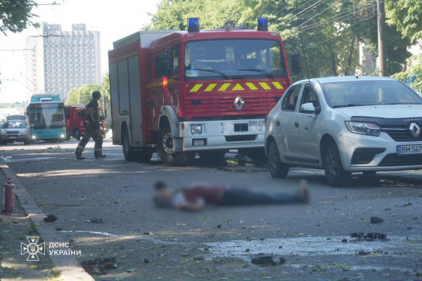 Сьогодні вдень росіяни обстріляли місто Суми:  загинули 3  людей, 16 поранені6