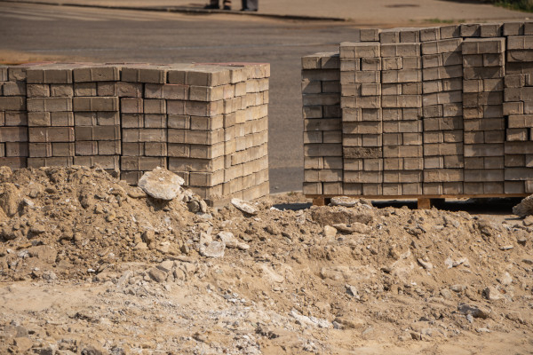 У Дніпрі почали облаштовувати пішохідні зони безбар’єрного маршруту2