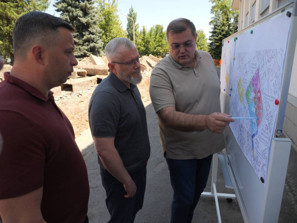 У Кривому Розі модернізують міську систему теплопостачання. У рамках підготовки до зими КП «Криворіжтепломережа» планує замінити 78 км тепломереж1