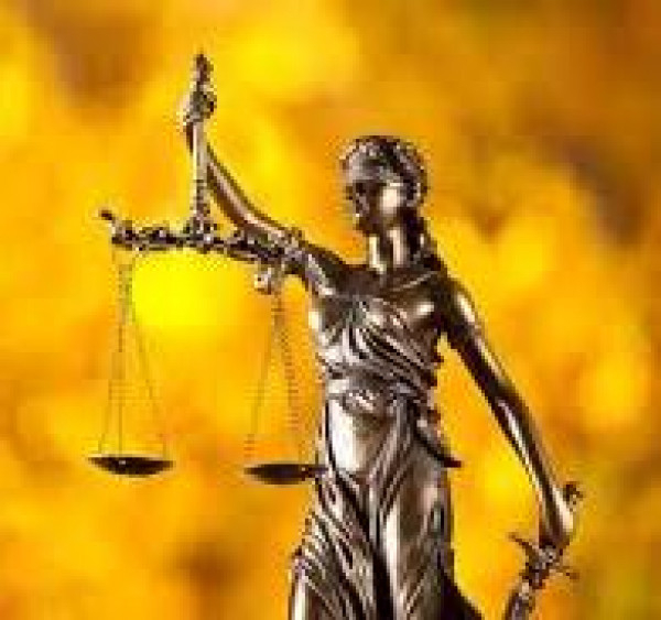 У Кривому Розі подружжя переселенців засудили за бійку через зірвані квіти з клумби0