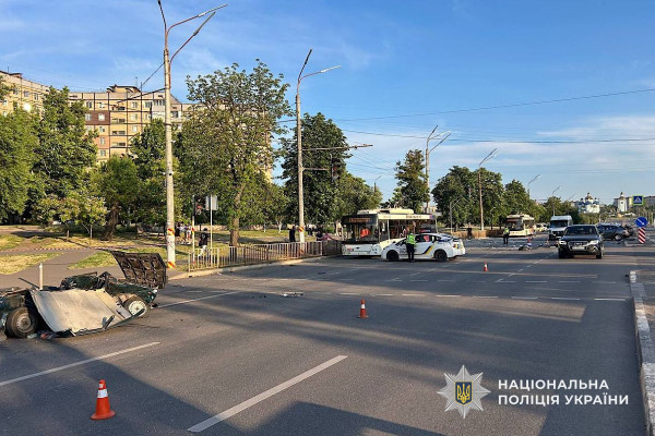 У Кривому Розі поліція відкрила кримінальне провадження за фактом смертельної дорожньо-транспортної пригоди за участі чотирьох автомобілів0