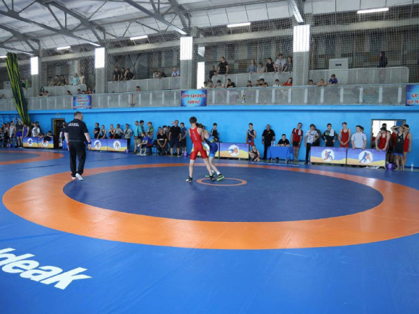 У Кривому Розі провели Відкритий чемпіонат з греко-римської боротьби для юніорів та молоді3