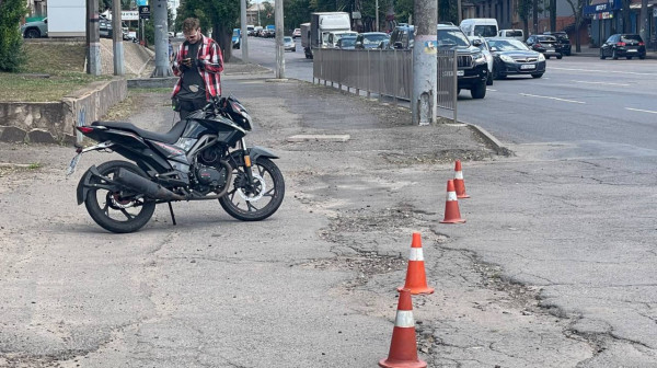 У Кривому Розі сталася ДТП за участі мотоцикліста: чоловік травмований2