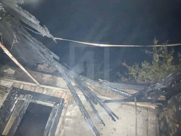 У Кривому Розі вщент згорів приватний одноповерховий будинок2