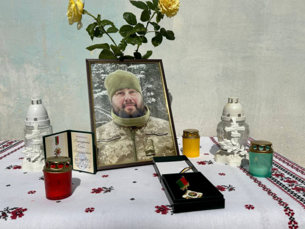 У Кривому Розі встановили меморіальну дошку на честь загиблого захисника Юрія Нестеренка4