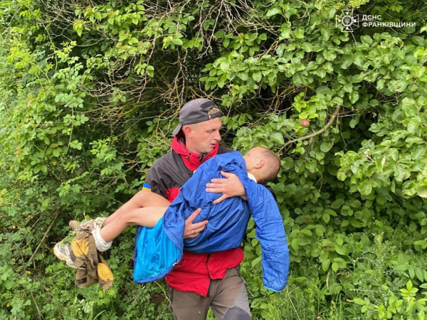 У Прикарпатті понад три доби шукали зниклого безвісті п'ятирічного хлопчика2