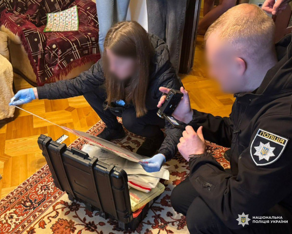 Уродженець рф з кримінальним минулим і його спільники ошукали матір загиблого воїна на один млн грн4