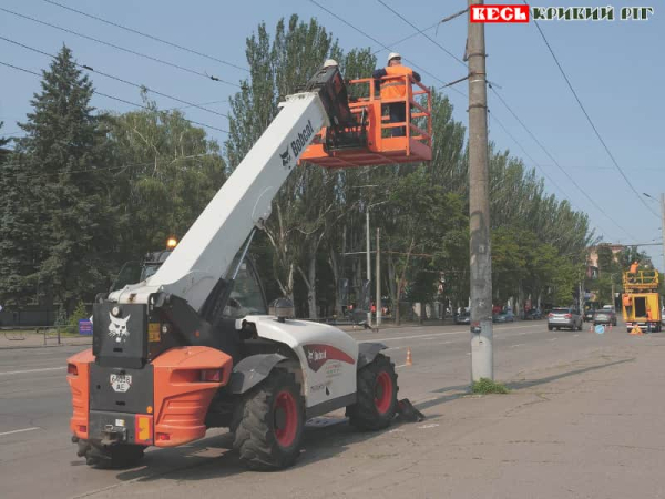 Заміна контактних тролейбусних мереж на пр. Університетському в Кривому Розі