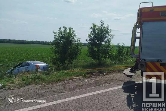 Вантажівка перекинулась та закрила дві смуги: на трасі Дніпро – Кривий Ріг вдарилися DAF та Nissan1