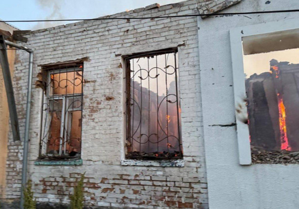 Вдень ворог  поцілив дронами і КАБ ами по двох районах Дніпропетровщини0