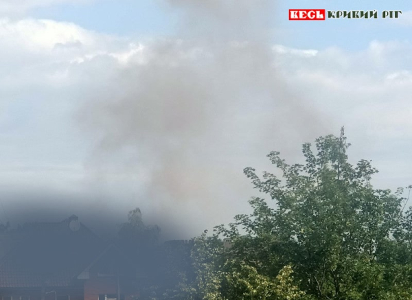 Дим над місцем падіння шахеда в Кривому Розі