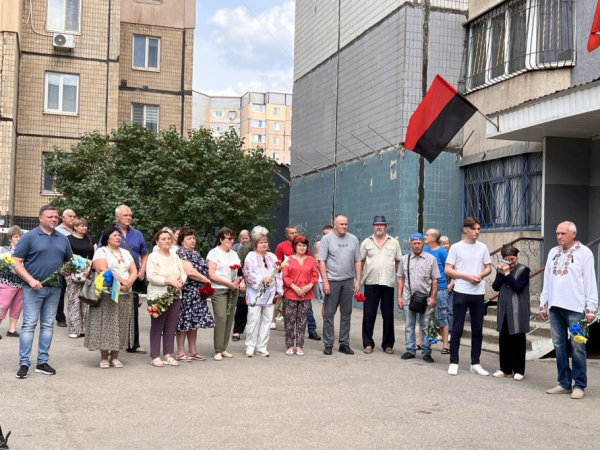 Вічна пам’ять і шана: у Кривому Розі відкрили меморіальну дошку полеглому захиснику України2