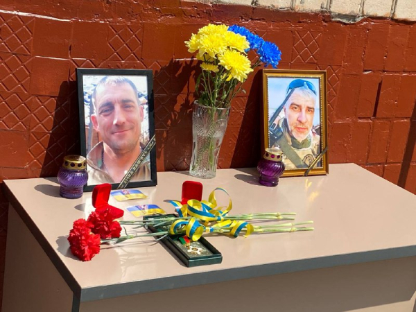Вічна пам'ять: у Кривому Розі встановили меморіальні дошки на честь загиблих захисників1