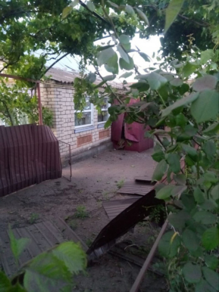 Від пізнього вечора і до ранку російські окупанти продовжували бити по Нікопольщині безпілотниками та з артилерії2