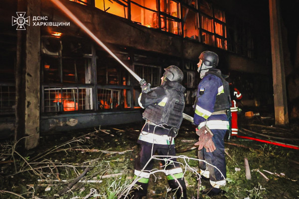 Війська рф вночі вдарили по Харкову 17-ма безпілотниками: зруйновано будинки, є загиблі та багато постраждалих2