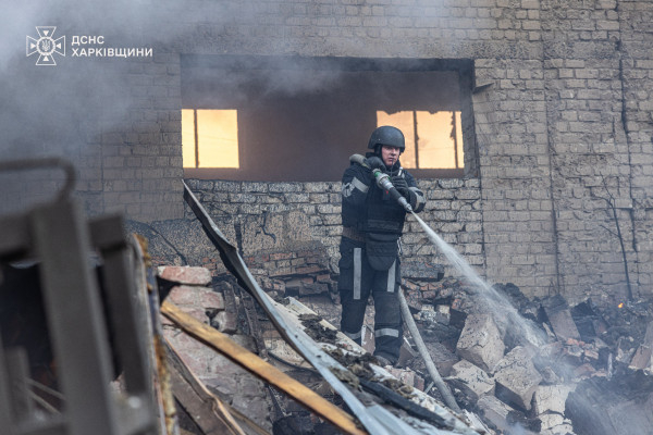 Вночі окупанти атакували Харківщину: постраждала людина, є руйнації будівель, спалахнули пожежі0