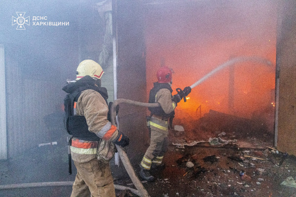 Вночі окупанти атакували Харківщину: постраждала людина, є руйнації будівель, спалахнули пожежі2