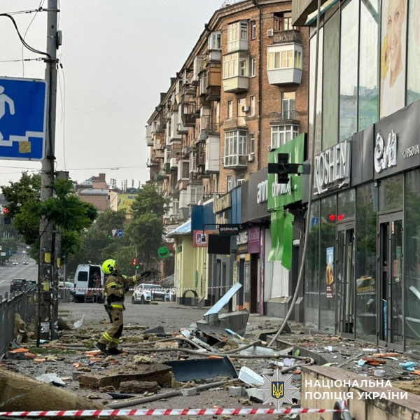 Вночі рф завдала масованого удару по Києву балістикою і дронами: четверо постраждалих, серед яких поліцейський3
